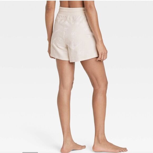 NWT All in Motion Size 3X Ivory Beige French Terry Shorts - Picture 2 of 9